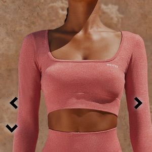 2 Bo + tee Crop Tops